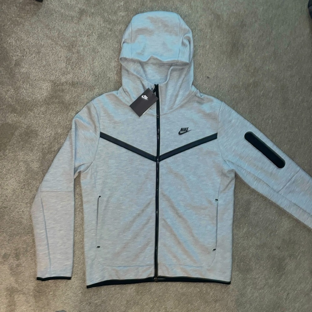 Nike Sportswear Tech Fleece Full-Zip Hoodie Grey